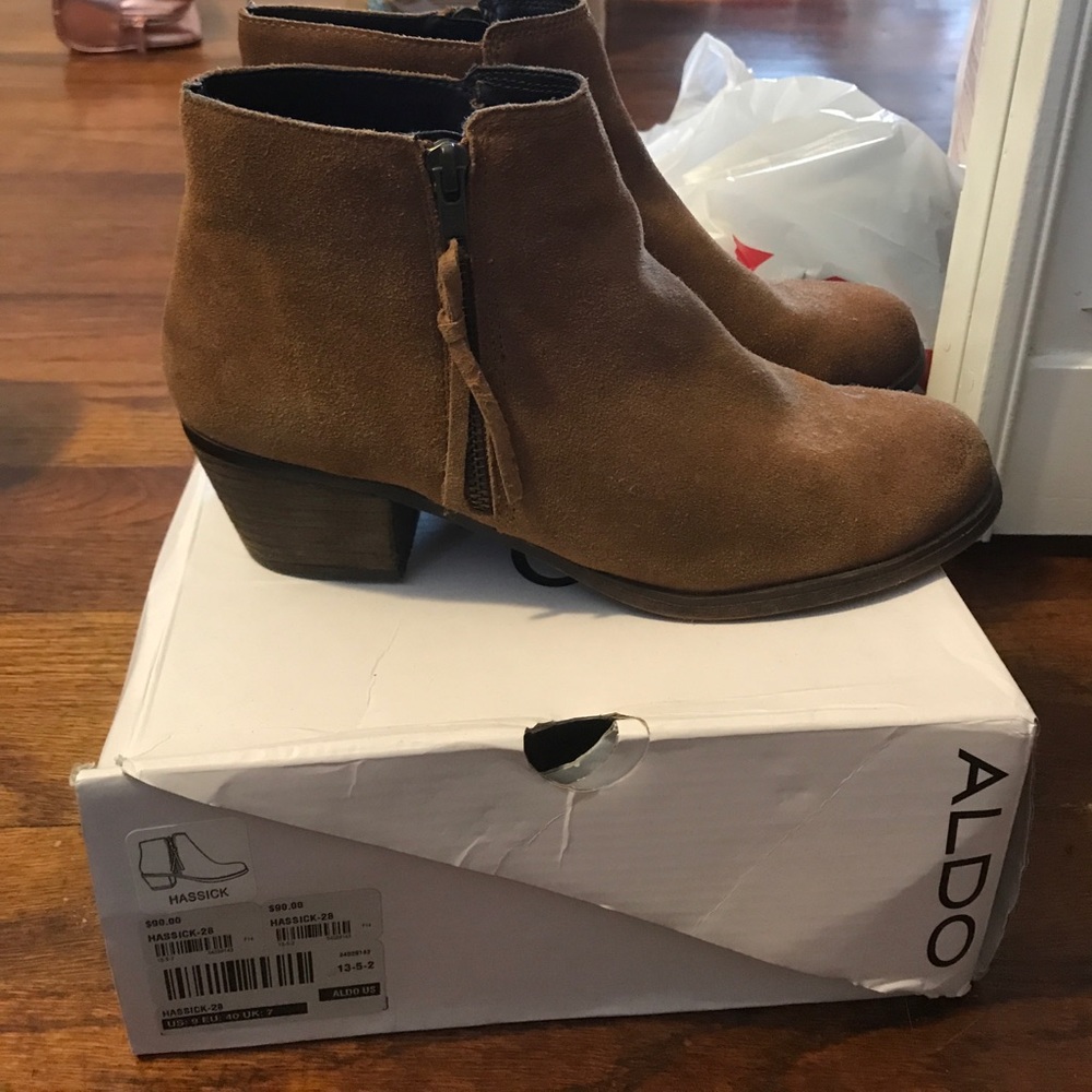 Aldo tan booties size 9